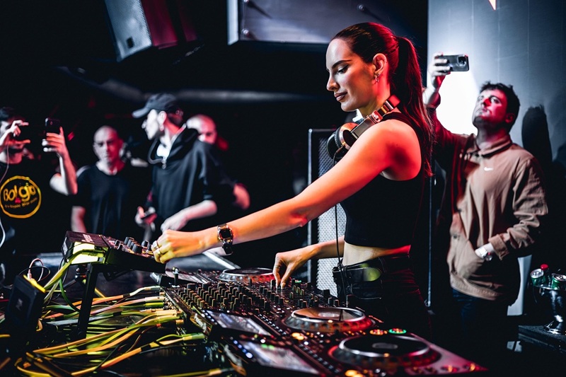 DJ DJ
