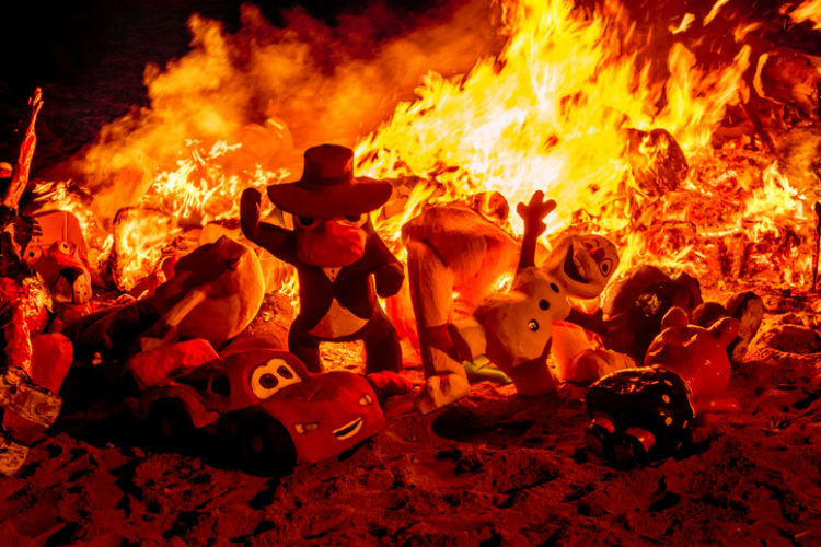 Scarecrow-Burning-Ecuador