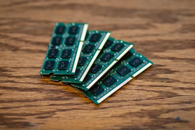 Cene RAM memorije konačno se smiruju, ali ostaju visoke. .