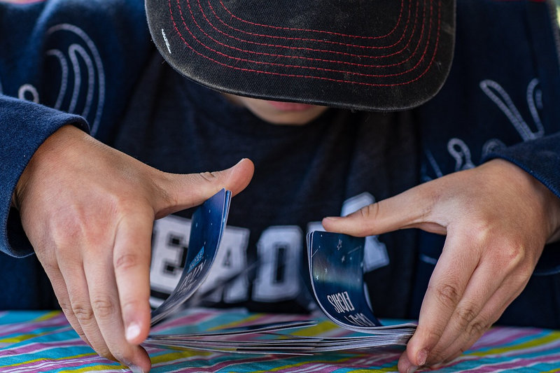 Generacijski špil karata: Zašto smo svi pomalo sluđeni brzinom promena? .